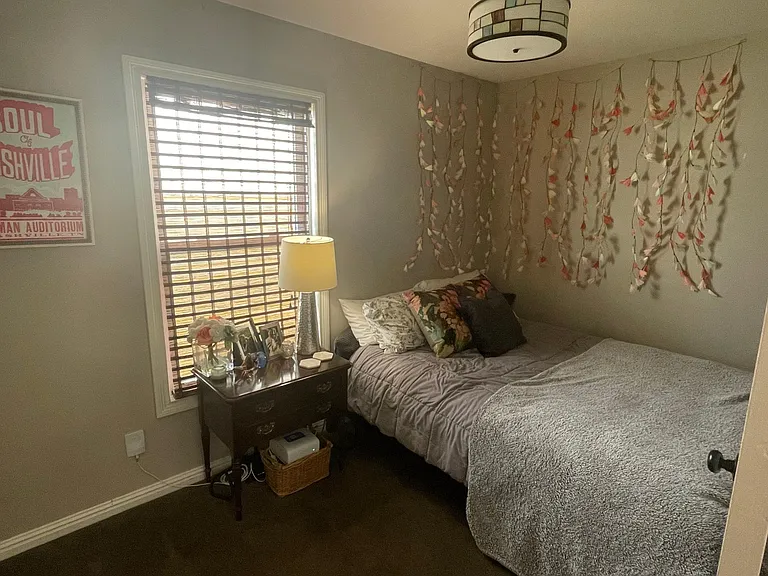 1303 Morton Ave — Photo 25
