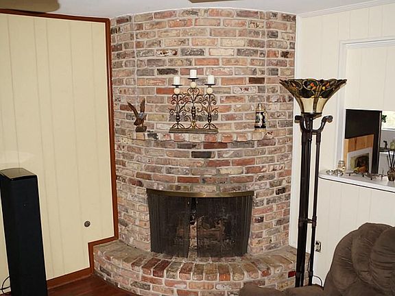  Here is a close look at the fireplace