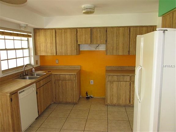 4th image of 2253 Allspice Ave