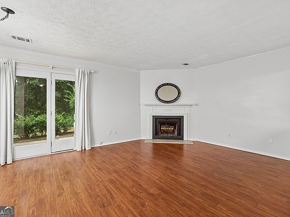 5th image of 2906 Queen Anne Ct