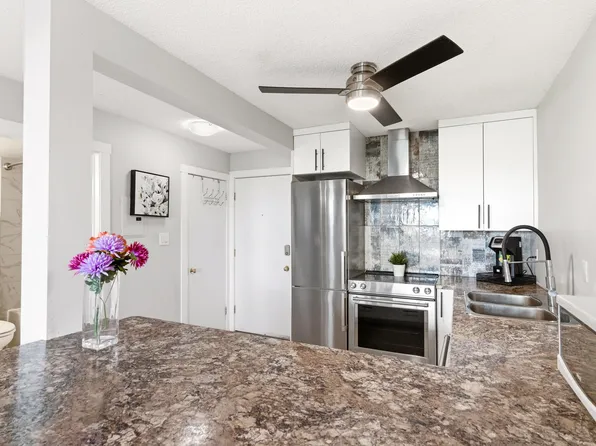 10230 120th St NW #105, Edmonton, AB T5K 2A3