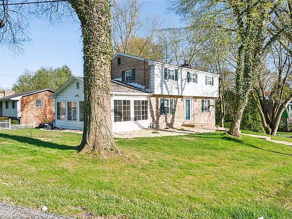 2nd image of 7 Franconia Dr