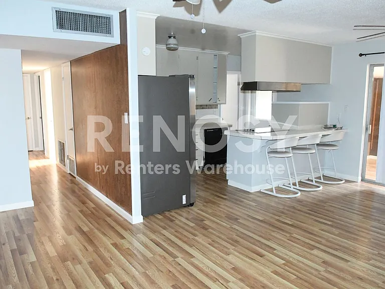 8420 E Edgemont Ave — Photo 7