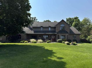 2555 W Deer Path Trl, Janesville, WI