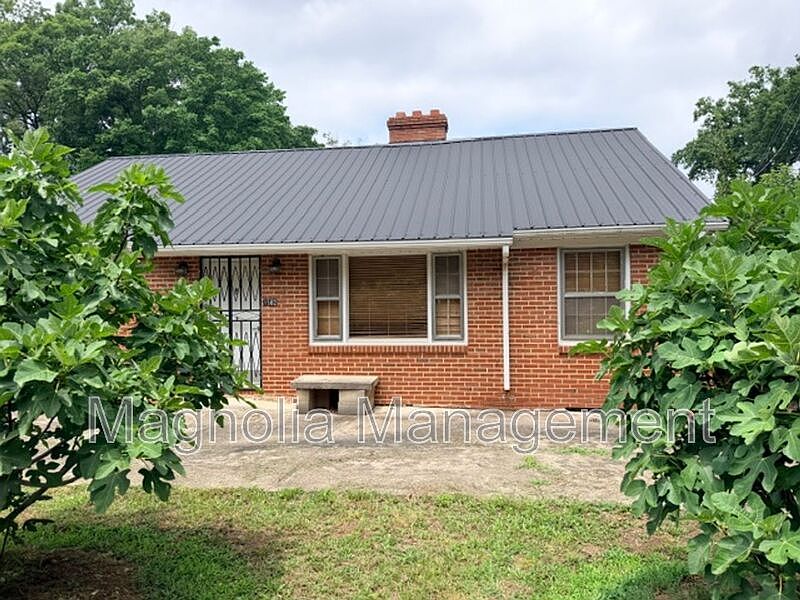1st image of 1502 Oakdale Cir