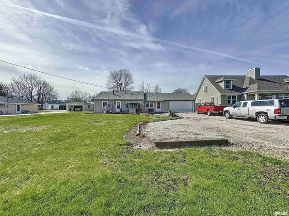 1207 W 53rd St, Davenport, IA 52806