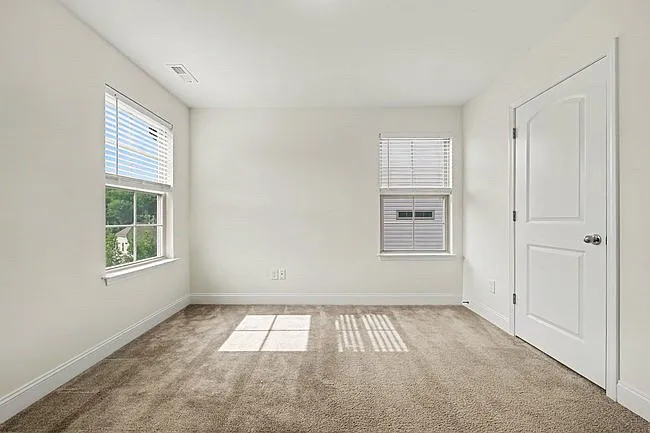 5614 Edgartown St — Photo 12