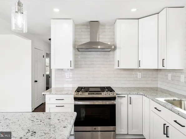 731 E 2nd St, Florence, NJ 08518