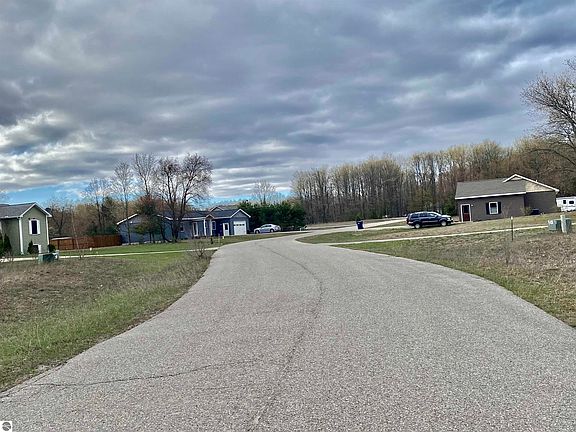 4th image of Stanley Creek Dr Unit 10