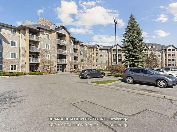 2nd image of 684 Warden Ave #103