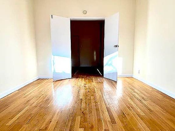 4th image of 519` E 83rd St #4E