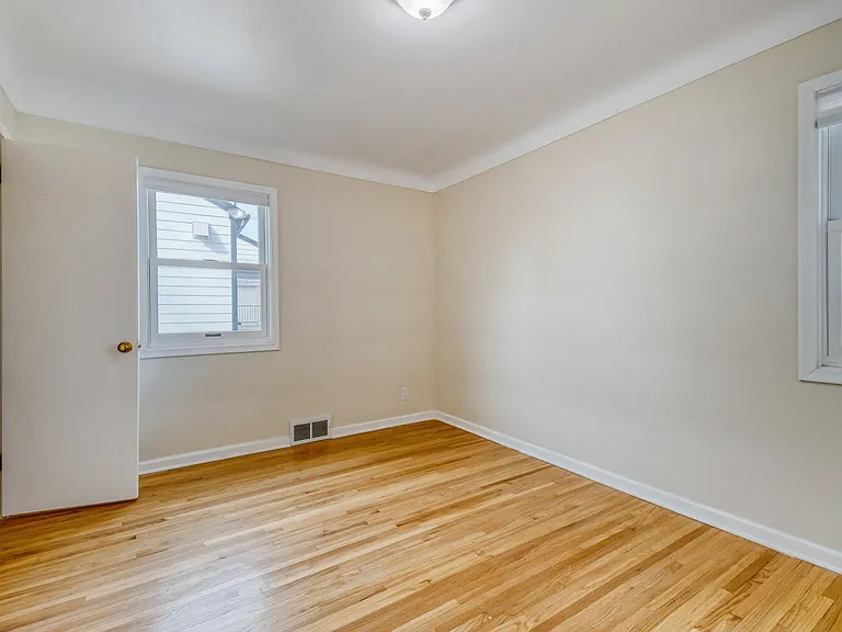 4220 36th St W — Photo 12