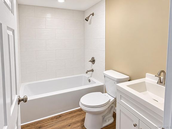 2nd image of 182 Frowein Road