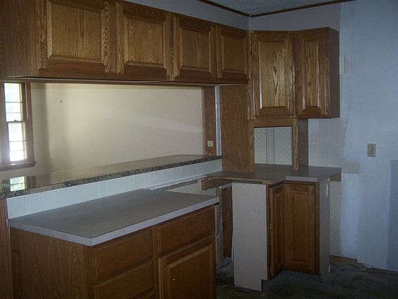 5th image of 1318 N B St