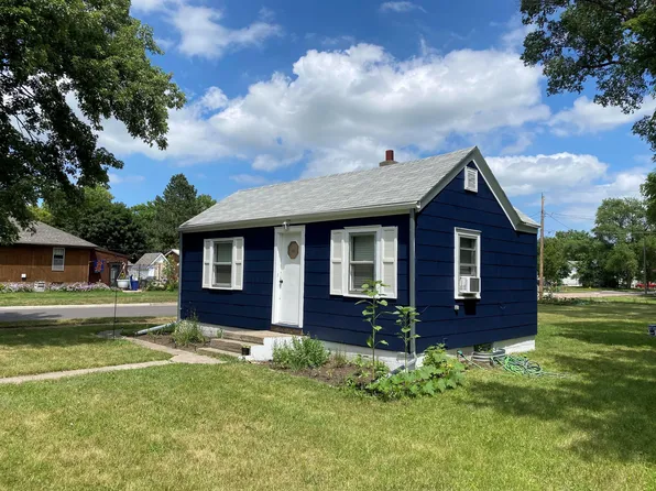 584 Illinois Ave NW, Huron, SD 57350