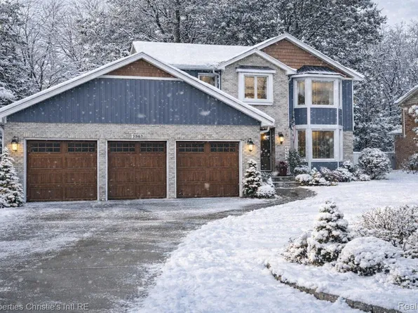39663 Southpointe Ave, Harrison Township, MI 48045