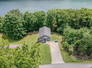 364 Twin Rivers Dr, Bronston, KY 42518