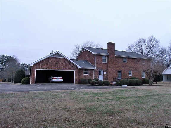 2nd image of 2204 Pleasant Valley Ave