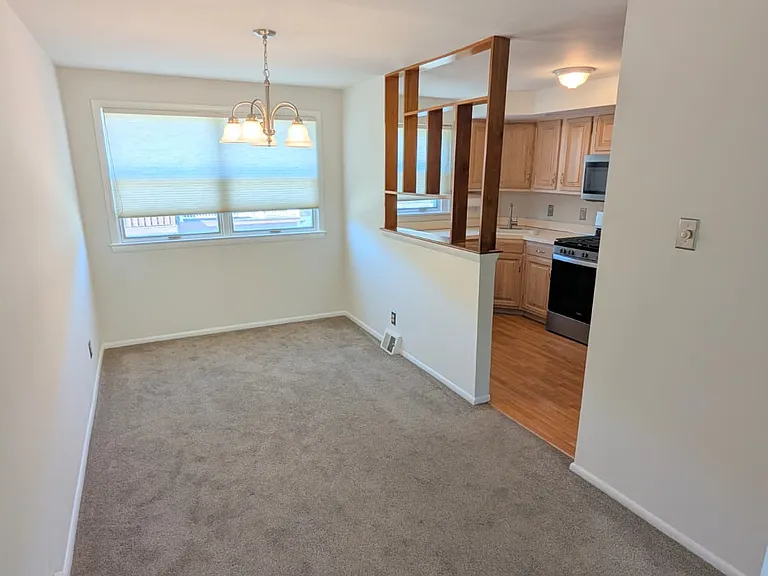 5480 Quentin St — Photo 8