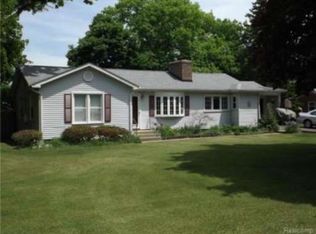 401 Outer Dr, Tecumseh, MI 49286