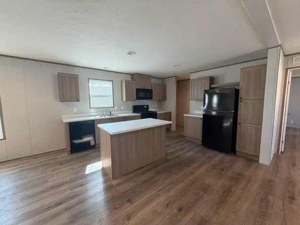697 Florida #697, Belleville, MI 48111