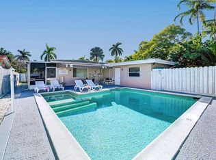 825 Harrison St, Hollywood, FL 33019