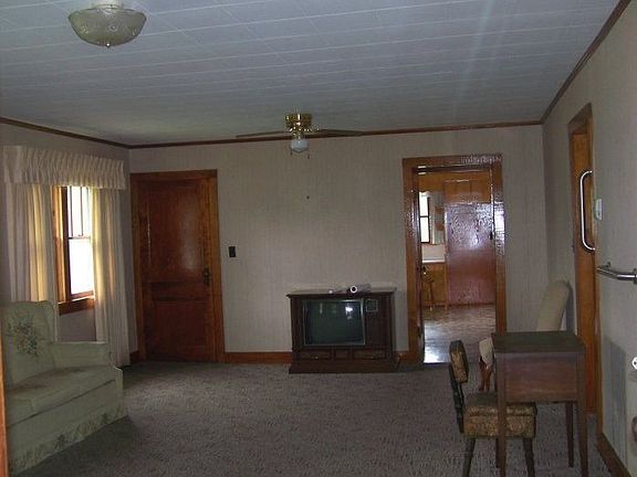 4th image of 805 Pine St