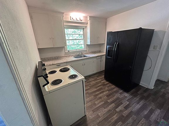 4th image of 1008 Elmore St
