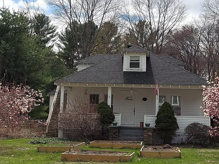 142 Page Rd — Photo 5