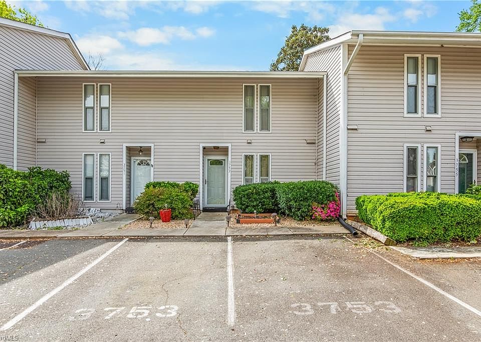 1st image of 3753 Heathrow Dr