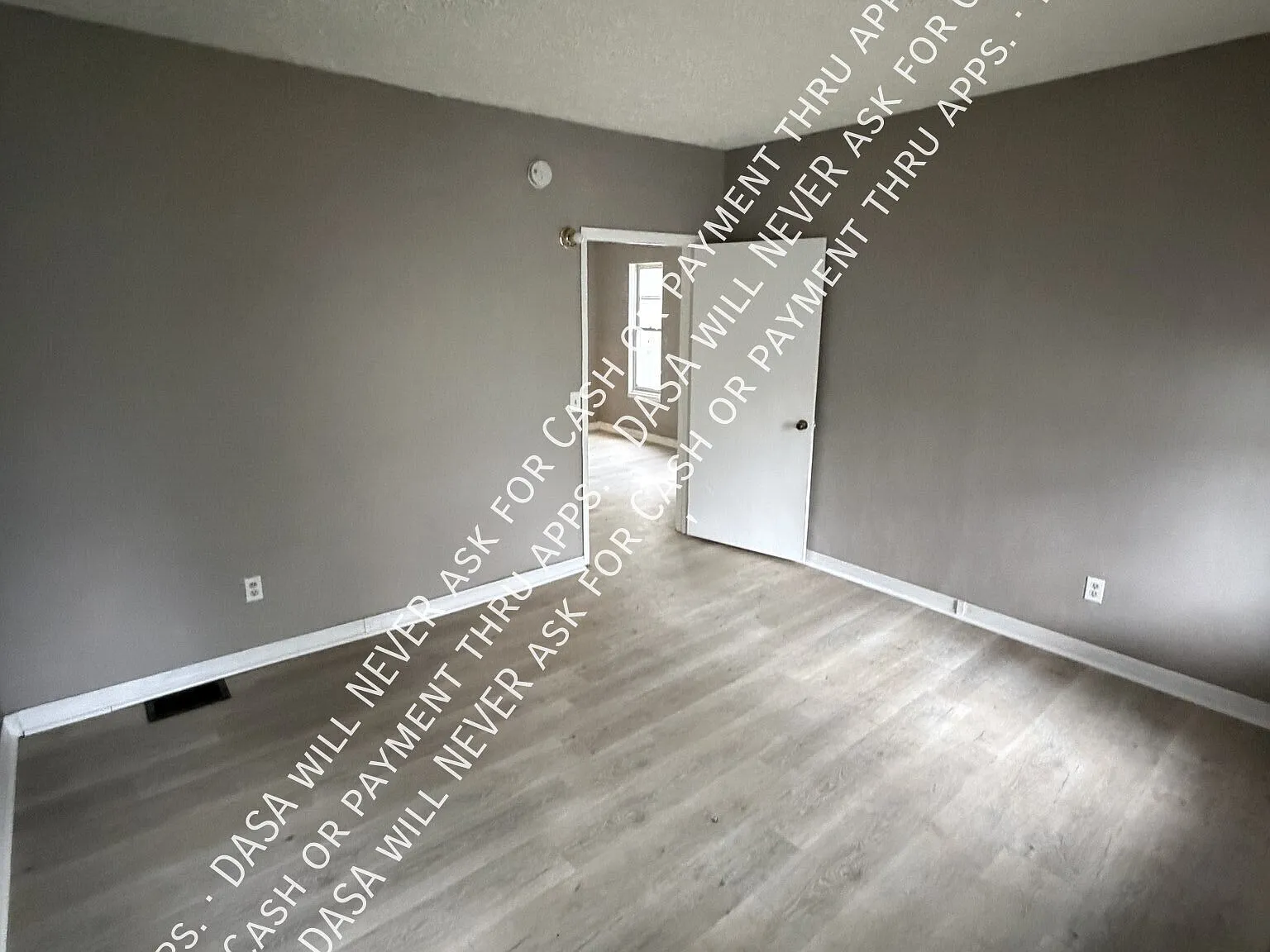 338 Tremont St Lower - 3 Bed / 1 Bath — Photo 4