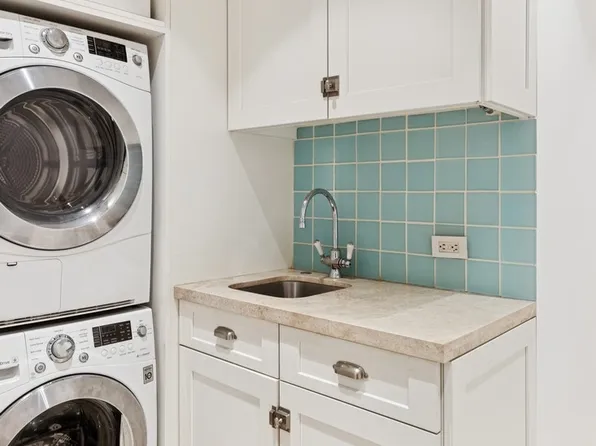 175 East 79th Street 7B image 10 of 11