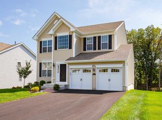 15 W Tilden Pl, Hopewell Junction, NY 12533
