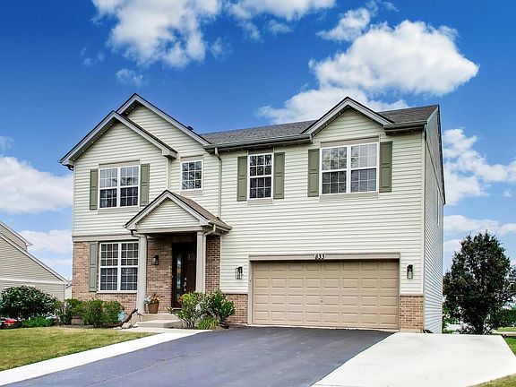 2nd image of 833 Briarcliff Dr