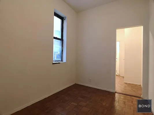 Rented by Bond New York | media 5