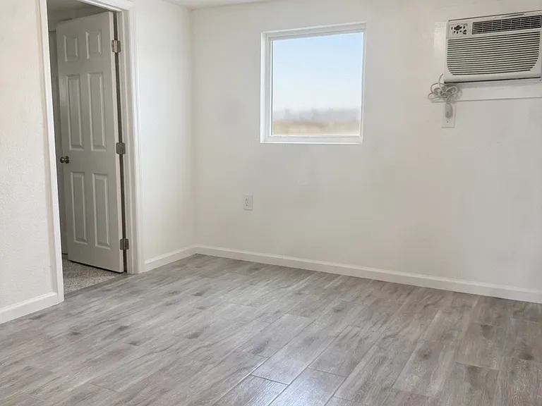 721 W Cheryl Dr #1 — Photo 8