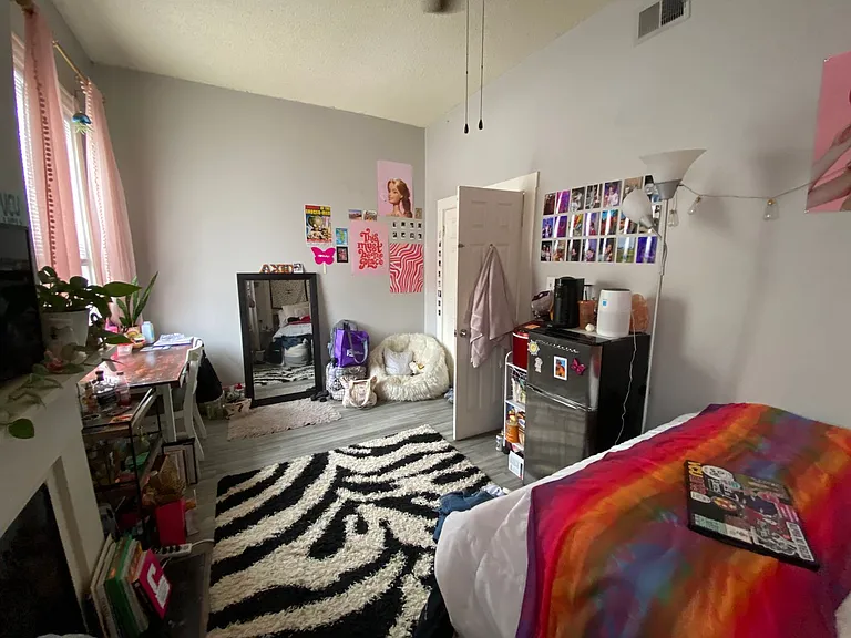 1263 W Cary St — Photo 24