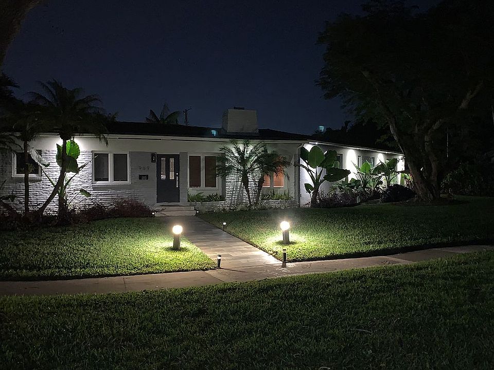 1st image of 909 NE 99th St