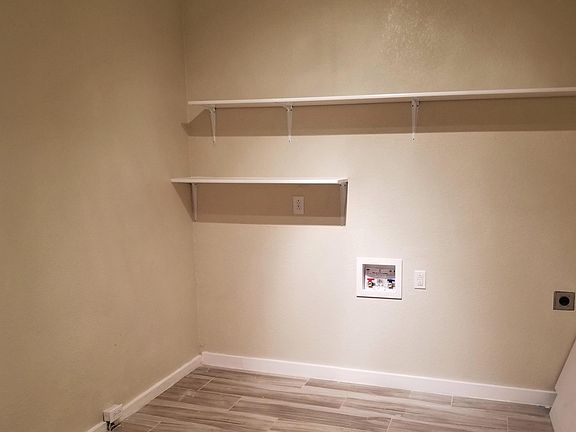 4th image of 3212 Porter Ave