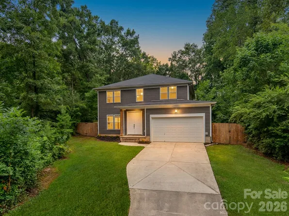 3021 Cresthill Dr, Charlotte, NC 28212