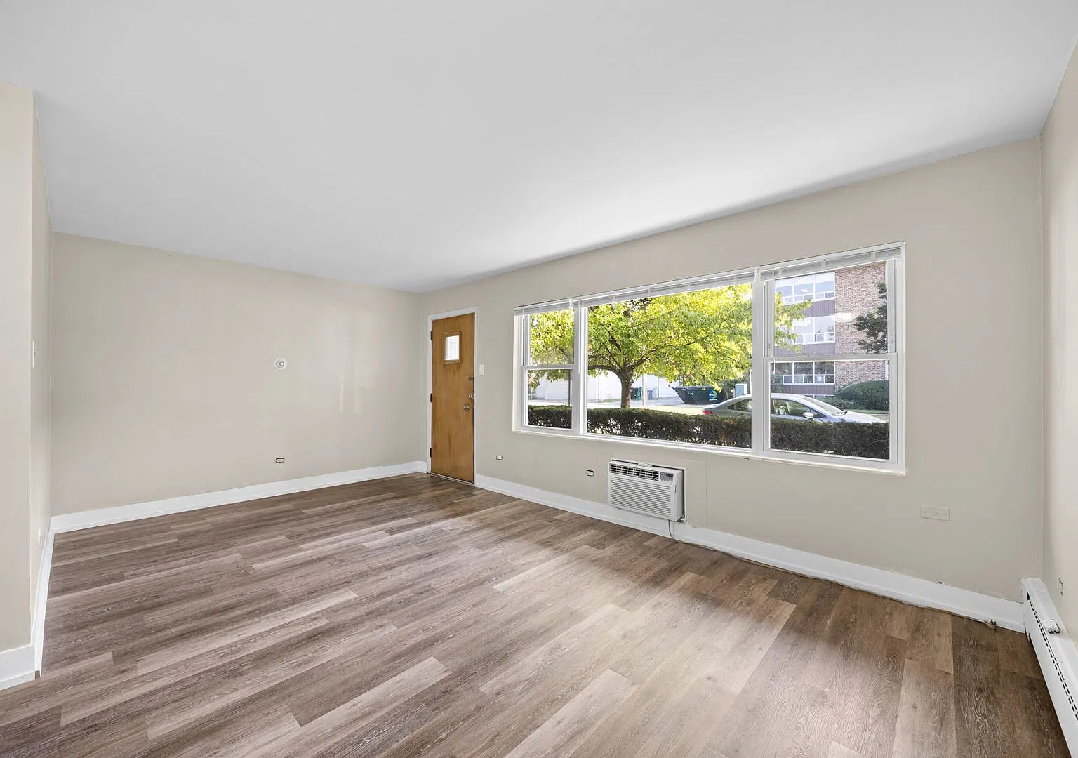 1 Bedroom — Photo 3