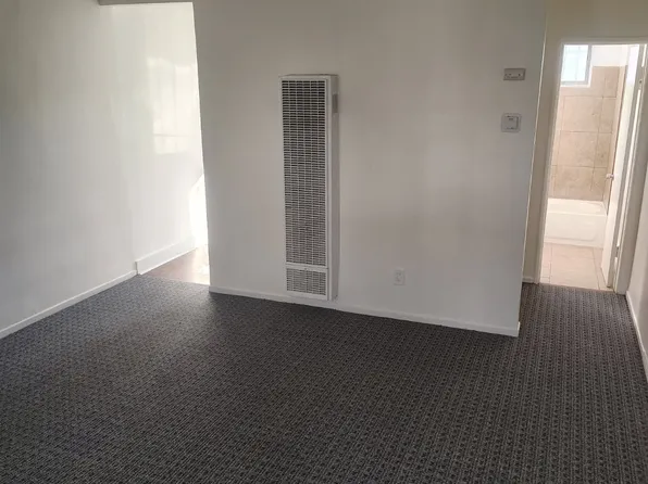 132 E 120th St #8, Los Angeles, CA 90061