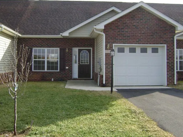 325 Thoroughbred Cir, Lexington, VA 24450