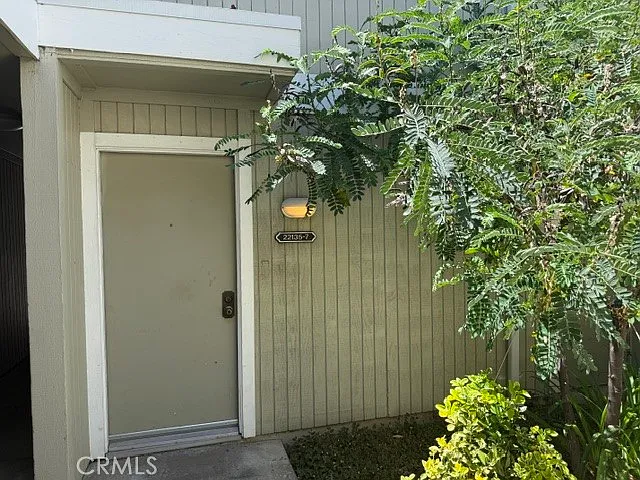 22135 Burbank Blvd — Photo 2