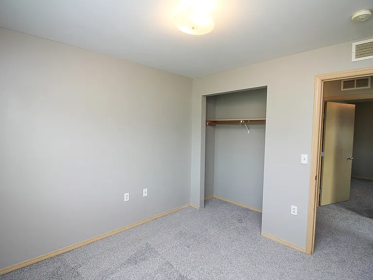 Falls Park Apartments — Photo 7