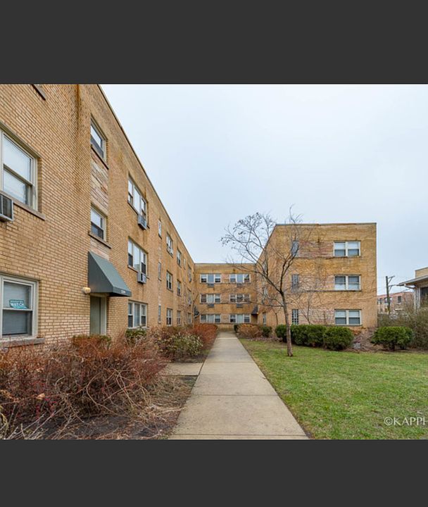 1st image of 1715 W Estes Ave APT 3N