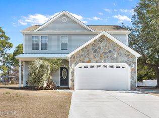 102 Bobwhite Cir, Cape Carteret, NC 28584