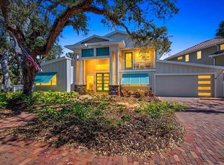 5045 Oxford Dr, Sarasota, FL 34242