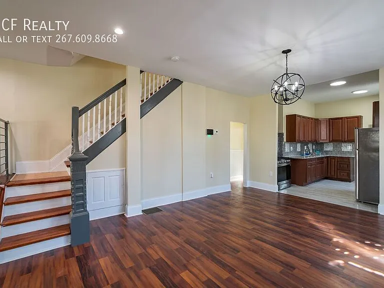 5426 W Jefferson St — Photo 1