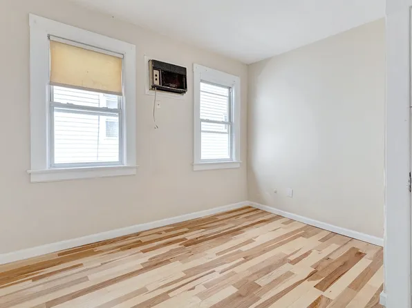 21 Sherman Ct, Bloomfield, NJ 07003